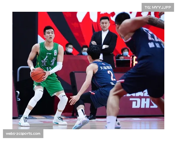 郭昊文意外滑倒，广东队医团队三分钟内完成紧急处理